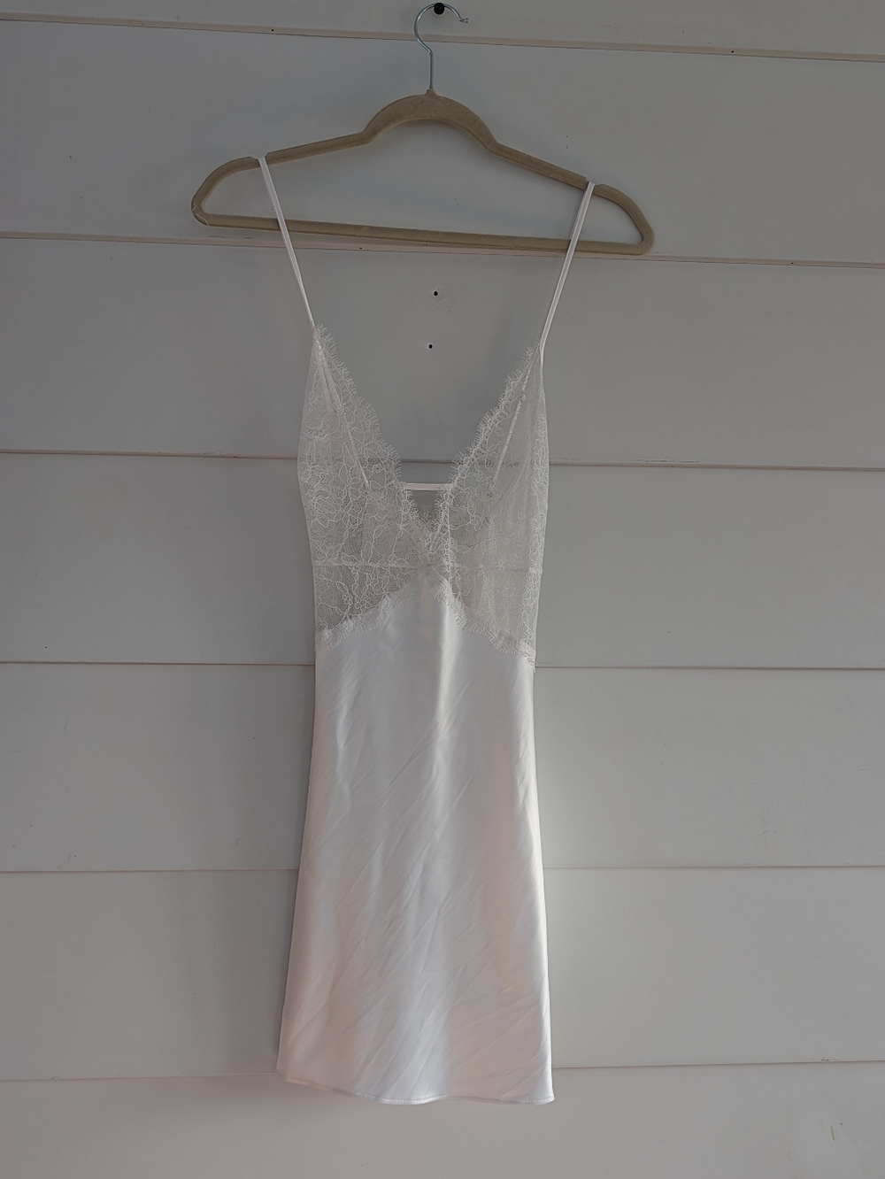 Victoria's Secret White Satin Lace-Trim Satin Plunge Slip, L